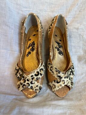 naughty monkey Gold Leopard Print Peep-Toe Heels